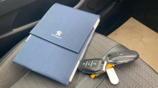 Peugeot 208 1.2 PureTech 100 Allure 5dr Petrol Hatchback